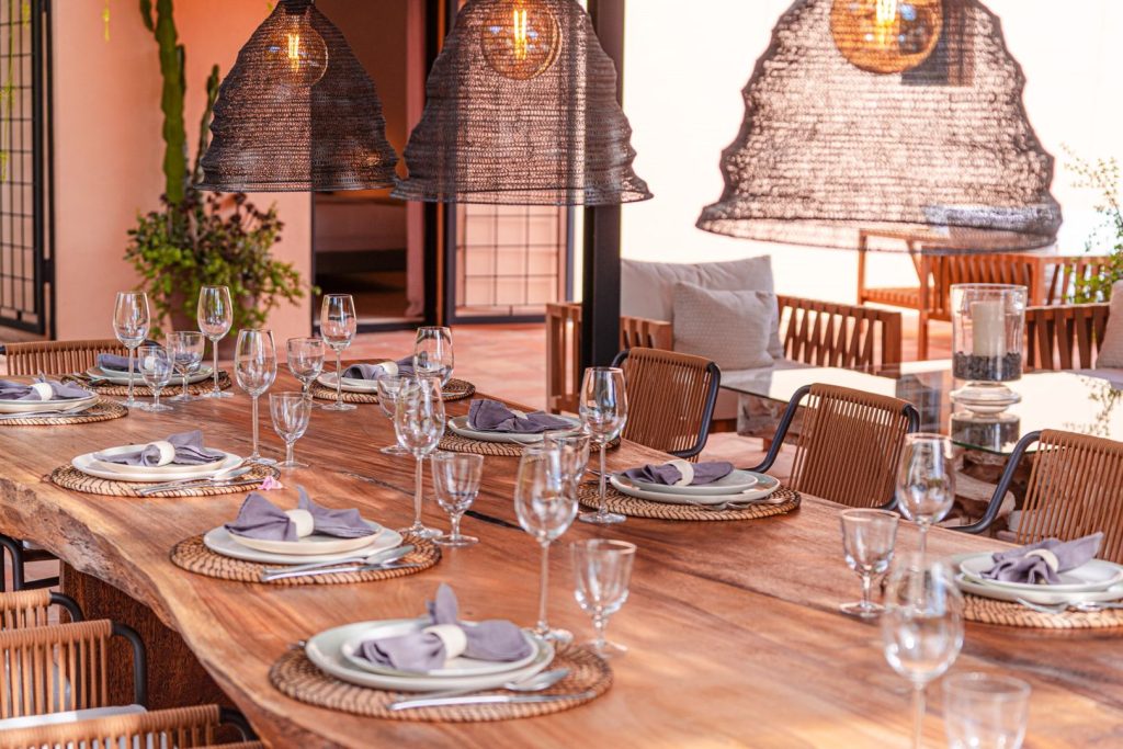 Dining01