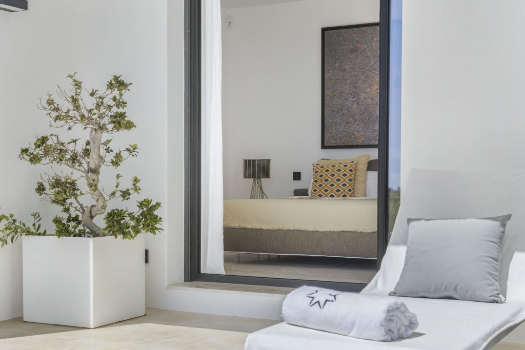 107 Suite 3 Outside In View ÔÇô E