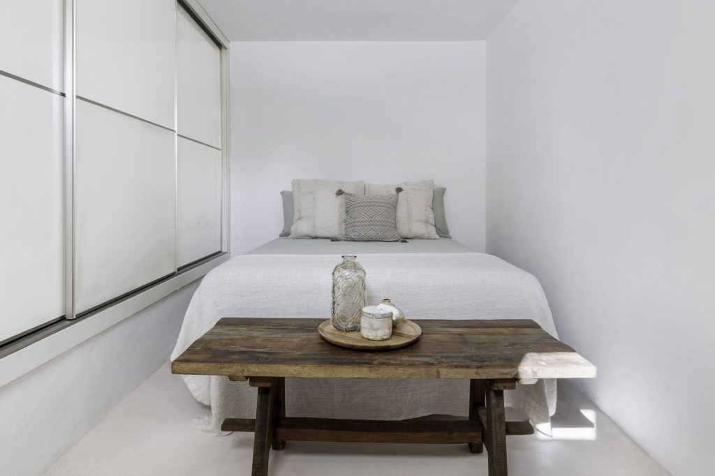 117 Pool Apartment Bed
