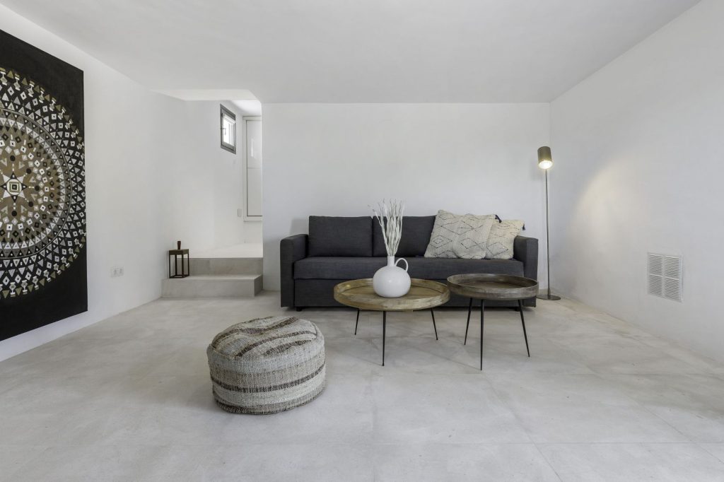 118 Pool Apartment Living