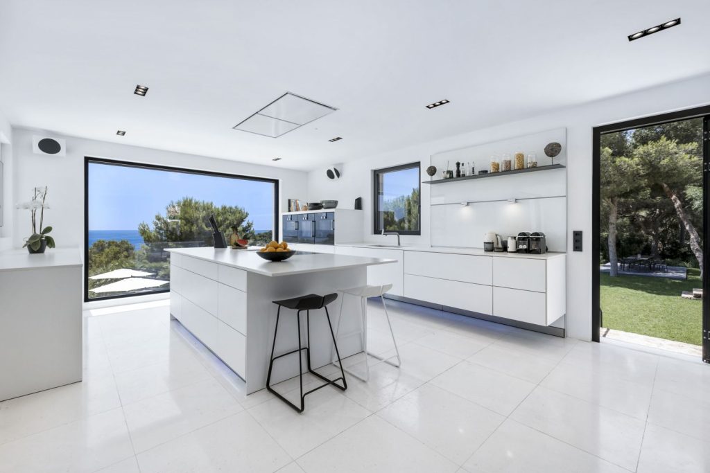 31 Kitchen