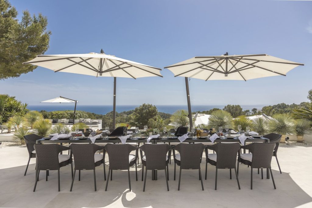 70 Lunch and Breakfast Area Seaview