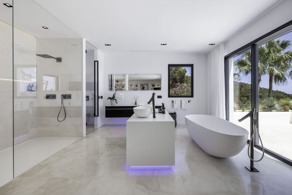 93 Master Suite Bathroom
