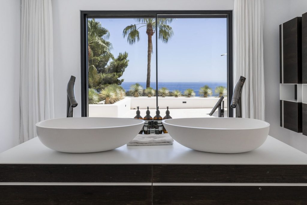 97 Master Suite Bath Sea View