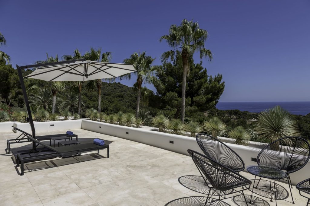 99 Master Suite Terrace Seeview