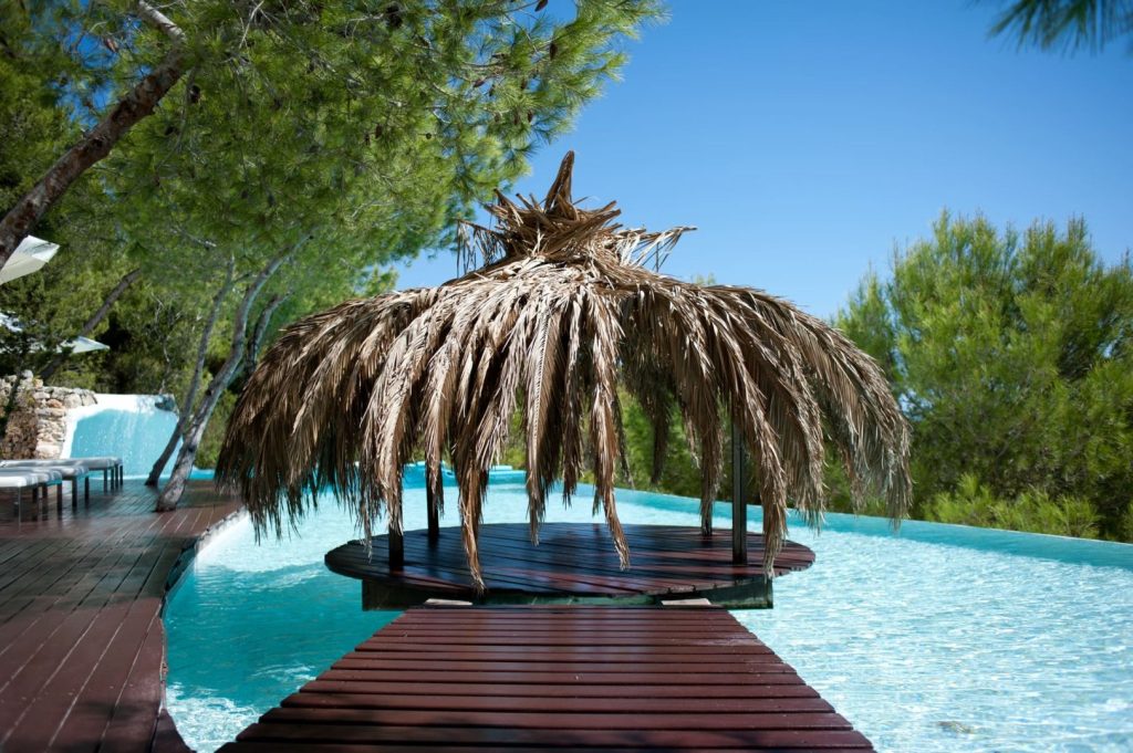5. - - -Roca Cabana
