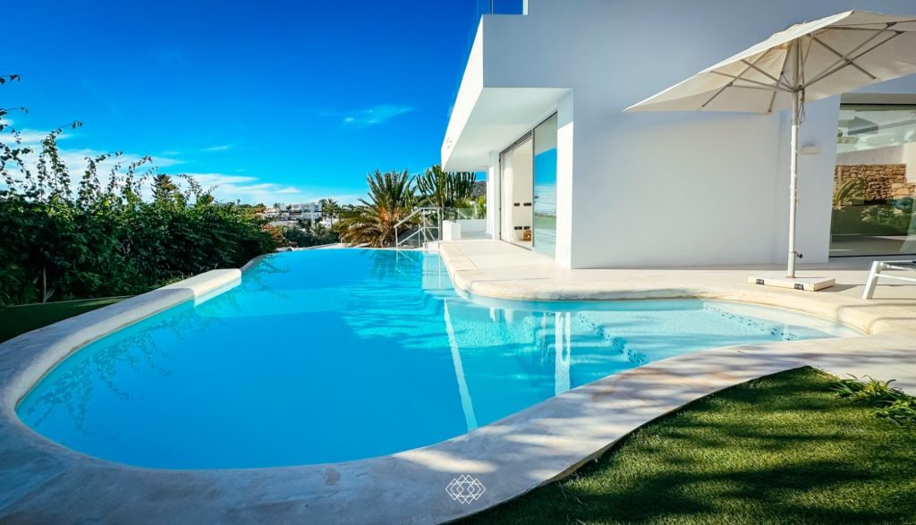 tombenzon-villa-triple-x-2024-04-1920x1100-crop-46-40