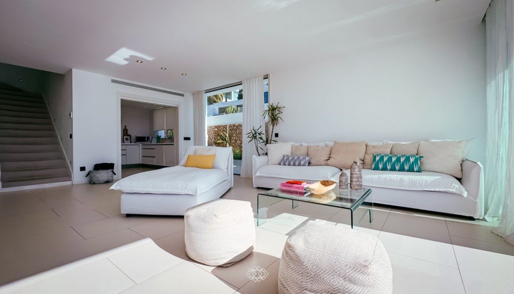 tombenzon-villa-triple-x-2024-22-1920x1100-crop-50-50