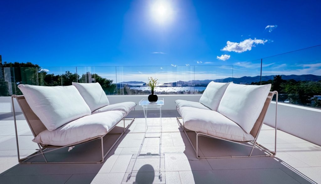 tombenzon-villa-triple-x-2024-35-1920x1100-crop-46-48