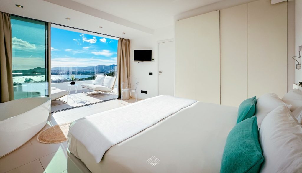 tombenzon-villa-triple-x-2024-36-1920x1100-crop-27-61